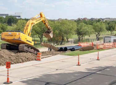excavator lifting equipment for Rochelle Blvd project