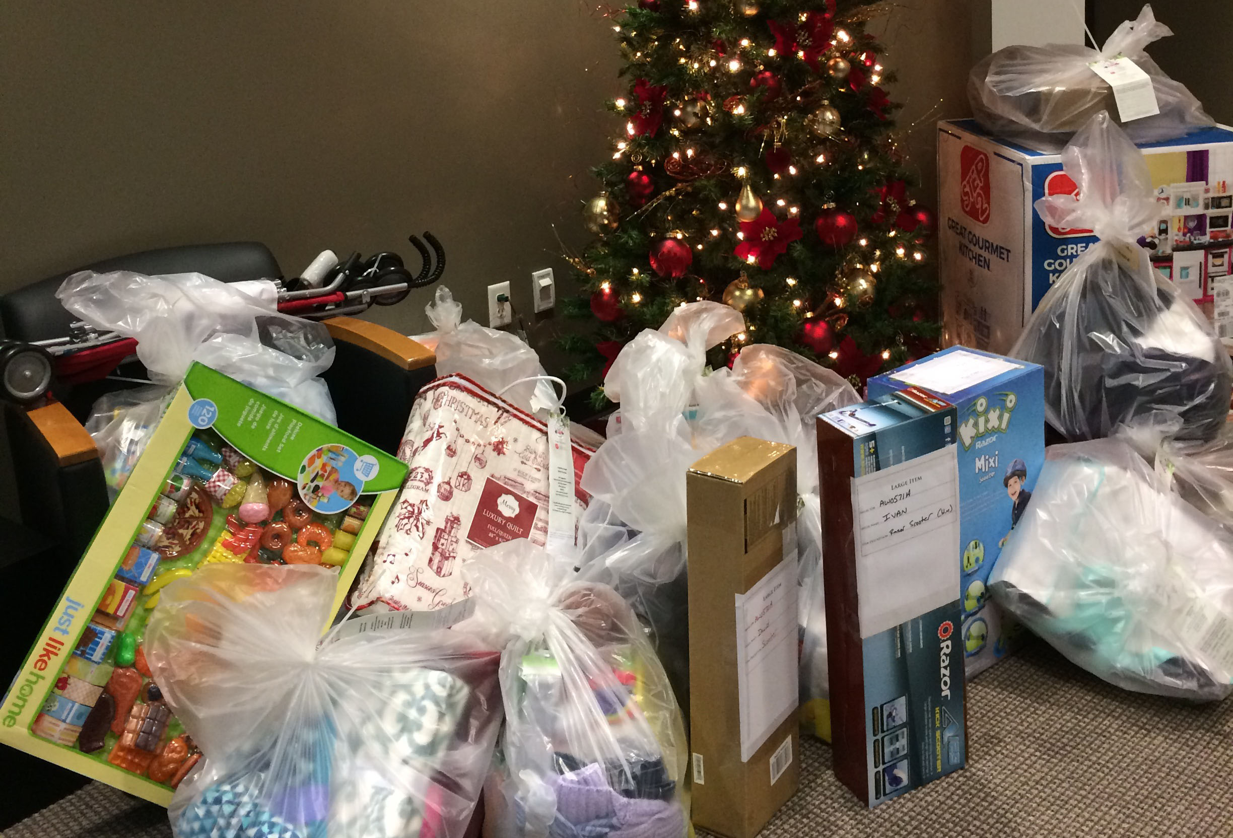 Houston, Richardson and San Antonio Donate to Angel Tree - Halff